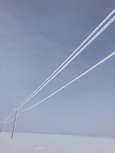 Givre sur une ligne électrique